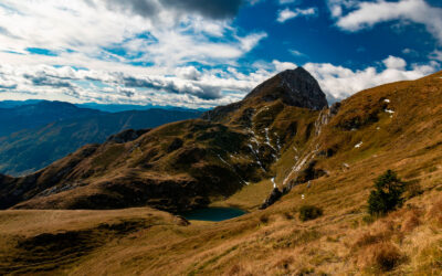 Lago e Cima Avostanis da Casera Pramosio