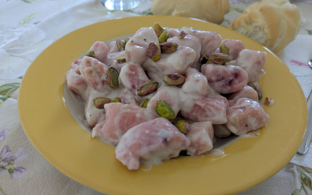 Gnocchi Rosa Gorgonzola e pistacchi